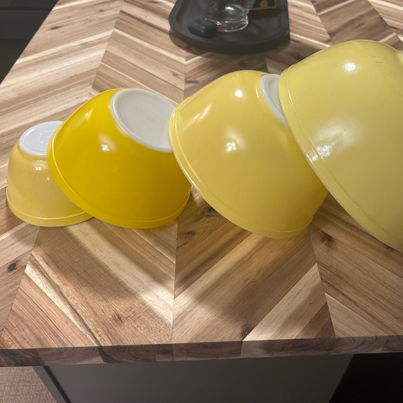 Vintage Pyrex citrus nesting bowls - Picture 1 of 13